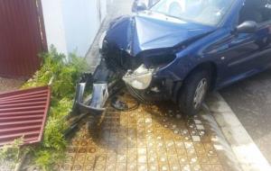 Accident de trànsit sense ferits a Vilanova. El conductor va donar negatiu a la prova d'alcoholèmia, però positiu en consum de cànnabis. Policia local