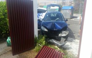 Accident de trànsit sense ferits a Vilanova. El conductor va donar negatiu a la prova d'alcoholèmia, però positiu en consum de cànnabis