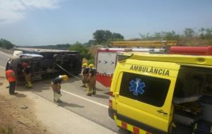 Accident d'un camió a la C-15 que obliga a tallar un ramal . Ramon Delgado