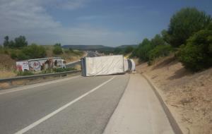 Accident d'un camió a la C-15 que obliga a tallar un ramal 