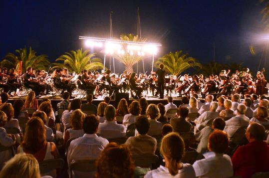 Vetllada solidària del projecte “Vozes, música per a la integració”