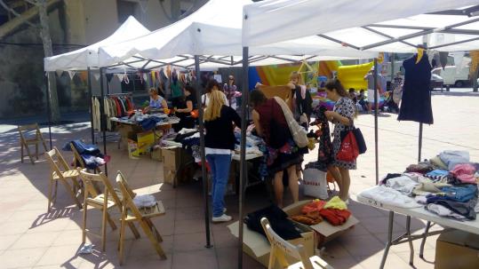 Mercat d’Intercanvi de roba i complements a Santa Margarida i els Monjos