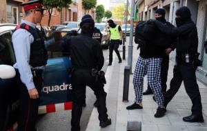 Almenys vuit detinguts en l'operació dels Mossos per vinculació o pertinença a DAESH. ACN