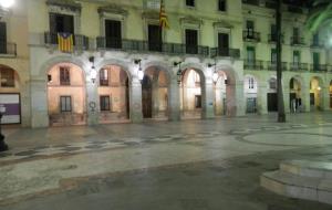 Apareixen pintades en edificis i mobiliari urbà de Vilanova al·lusives al Dia de les Dones