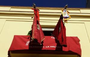 Arrenquen els Tres Tombs de Vilanova amb el trasllat de les banderes. Ajuntament de Vilanova