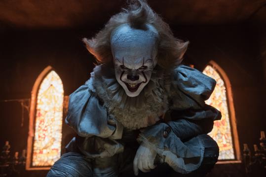 Bill Skarsgård en el paper del pallasso Pennywise a 'It' . EIX