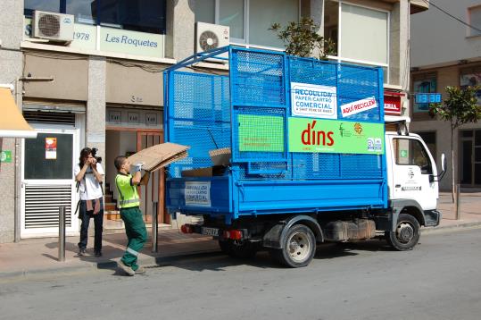 Campanya informativa a Sant Pere de Ribes sobre el servei de recollida selectiva als comerços. Ajt Sant Pere de Ribes