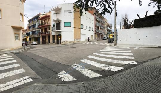 Canvis de direcció als carrers Baix Penedès i Alfons Mañé, al nucli del Poble, i al carrer Romania, a Segur. Ajuntament de Calafell
