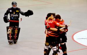 Celebració dels jugadors del Noia Freixenet B. Eix