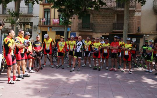 Ciclistes reclamen més seguretat a les carreteres des del Vendrell. ACN