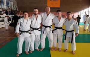 Cinc cinturons negres més per l’escola de Judo Vilafranca. Eix