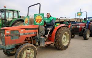 Comença la marxa que durà tractors d'arreu de Catalunya a Barcelona per reclamar 