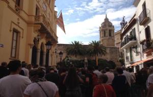 Concentració a les portes de l'Ajuntament de Sitges