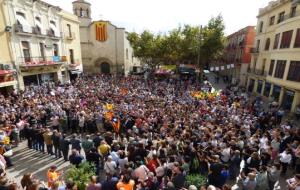 Concentració a les portes de l'Ajuntament de Vilafranca. Ajuntament de Vilafranca