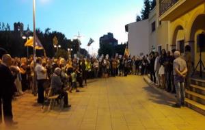 Concentracions multitudinàries a les portes dels ajuntaments del Penedès i Garraf  en suport al referèndum