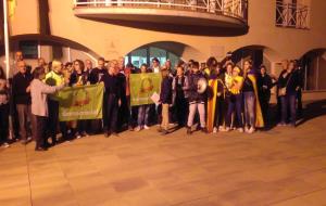 Concentracions multitudinàries a les portes dels ajuntaments del Penedès i Garraf  en suport al referèndum