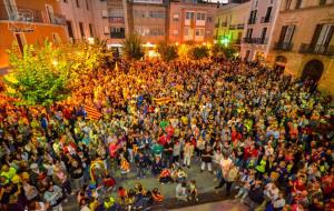 Concentracions multitudinàries a les portes dels ajuntaments del Penedès i Garraf  en suport al referèndum