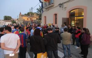 Concentracions multitudinàries a les portes dels ajuntaments del Penedès i Garraf  en suport al referèndum