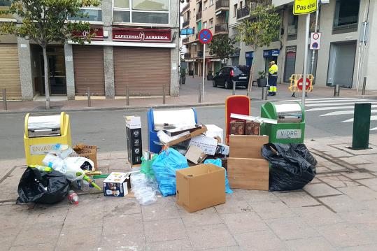 Contenedores de la plaza Sant Jordi, mayo de 2017. Fran Moreno