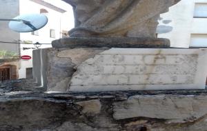 Detall d'una de les destrosses per actes vandàlics ocorregudes durant el cap de setmana a la parròquia de Bonastre