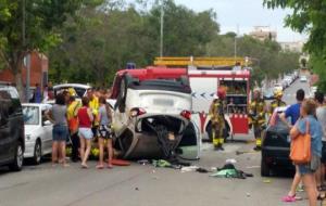 Dues persones ferides en un accident al nucli urbà a Vilanova