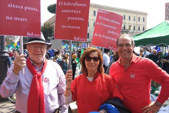 El 25 de Març desenes de milers de ciutadans Europeus desfilàvem a Roma. Eix