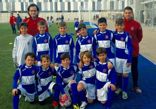 El benjamí A del CF Cubelles. Eix