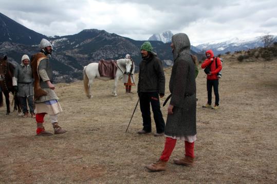 El director de la pel·lícula, Joan Frank Charansonnet, donant indicacions durant el rodatge al peu del Pedraforca. ACN