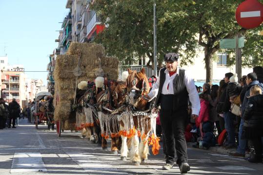 El fred acompanya una lluïda desfilada dels Tres Tombs a Vilanova i la Geltrú. Ajuntament de Vilanova