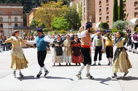 El Grup de Dansa de Vilanova aquest mes de maig en l’Aplec d’esbarts dansaires de Montserrat. Dansa de Vilanova