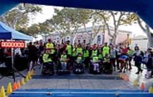 El grup 'Tots junts correm' a la Mitja Marató del Vendrell