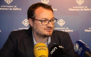 El Portaveu del Govern de Vilanova i la Geltrú, Juan Luis Ruiz, s'adreça als mitjans en roda de premsa. ACN