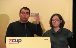 El portaveu del Secretariat Nacional de la CUP, Quim Arrufat, i la diputada Eulàlia Reguant en roda de premsa. ACN