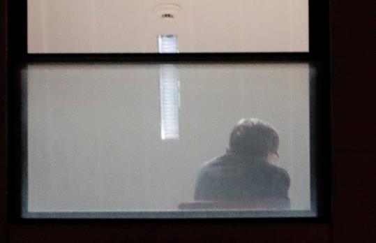 El president Carles Puigdemont a l'interior de la fiscalia belga a Brussel·les. Pla mig del 5 de novembre del 2017. ACN