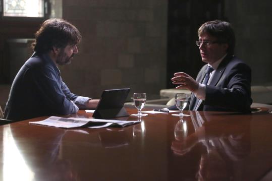 El president de la Generalitat, Carles Puigdemont, durant l'entrevista que li ha fet el periodista Jordi Évole per a La Sexta. Rubén Moreno-Generalita