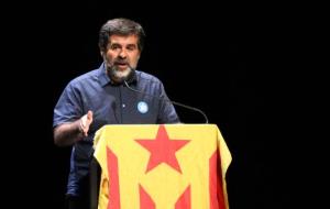 El president de l'ANC, Jordi Sànchez, gesticula a l'acte al teatre L'Atlàntida de Vic, el 24 de setembre de 2017. ACN