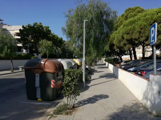 El Vendrell enviarà advertiments i reforçarà els controls per a un bon ús de les illes de contenidors. Ajuntament del Vendrell