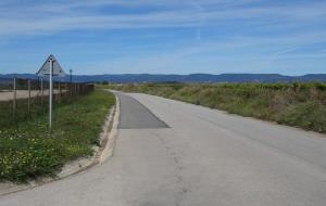 Els camins rurals posen de manifest la difícil gestió del trànsit al Penedès