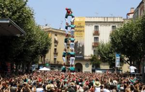 Els Castellers de Vilafranca porten tres castells de màxima dificultat a Mataró. ACN