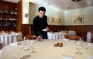 Els empresaris de restauració i oci nocturn preveuen facturar aquest Nadal un 10% més que l'any passat. ACN