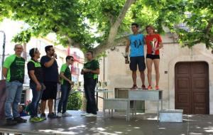 Els guanyadors absoluts categoria masculina i femenina de la I Banyerenca Run. Eix