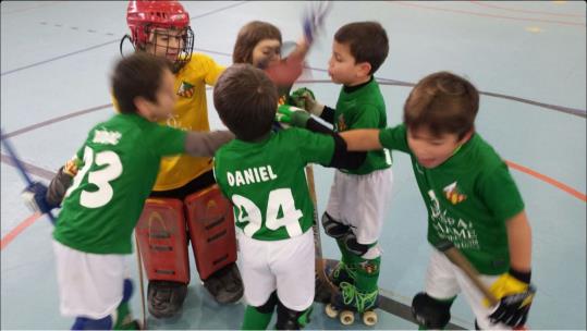 Els jugadors de l'equip d'iniciació B. Eix