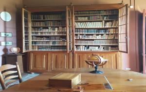 Els llibres de la donació Rosó Miret de Cabanyes queden integrats a la Biblioteca històrica familiar