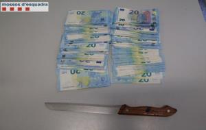 Els Mossos d'Esquadra detenen un home que acabava d'atracar un banc a Vilafranca del Penedès. Mossos d'Esquadra