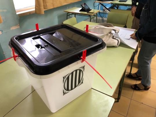 Els Mossos informen que han tancat 90 col·legis electorals arreu de Catalunya. EIX