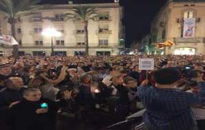 Espelmes, pancartes i estelades tornen a omplir les places del Penedès i Garraf per la llibertat de Cuixart i Sanchez