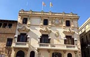 Façana de l’Ajuntament de Vilafranca. Eix