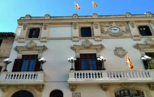 Façana de l'Ajuntament de Vilafranca del Penedès. Eix