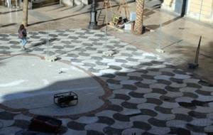 Finalitzen els treballs de la primera fase de la restauració de la plaça de la Vila de Vilanova. Ajuntament de Vilanova