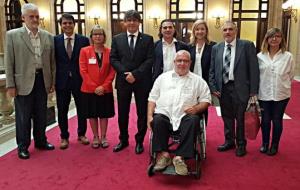 Foto de família dels quatre alcaldes de les principals ciutats del Penedès i els quatre presidents comarcals amb el president Carles Puigdemont. Ajunt